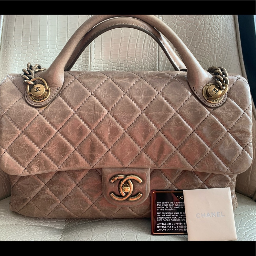 Chanel handle two way combon bag.👜